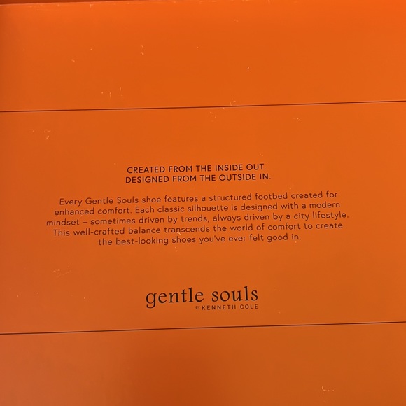 🎁Gentle Souls NYLE genuine leather sneakers by Kenneth Cole. + free gift 🎁 - Picture 7 of 9